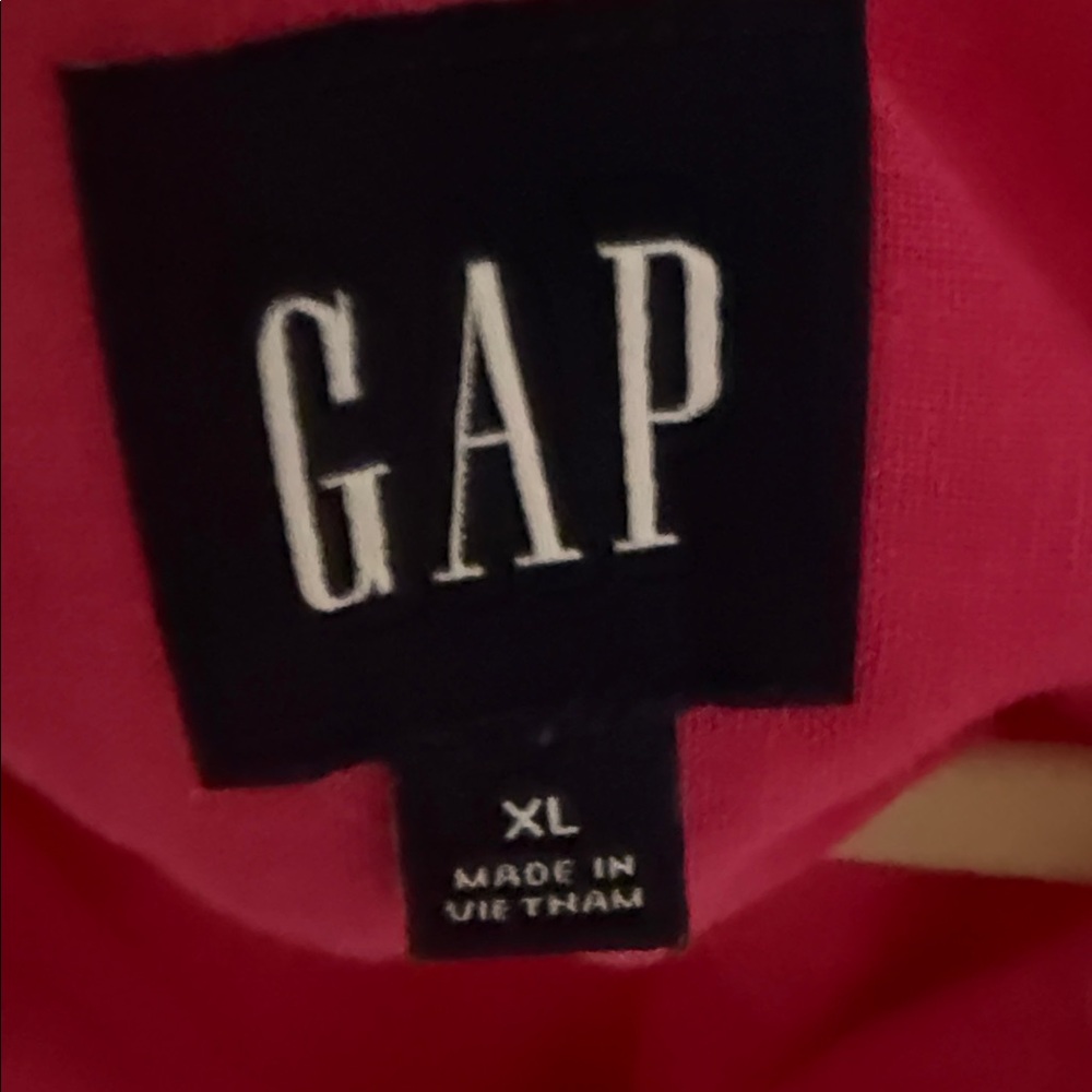 GAP Fuchsia Button-Up Shirt - Picture 2 of 4